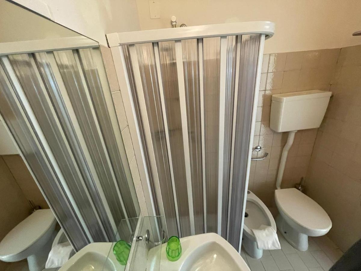 Hotel Metropol Pesaro Bagian luar foto