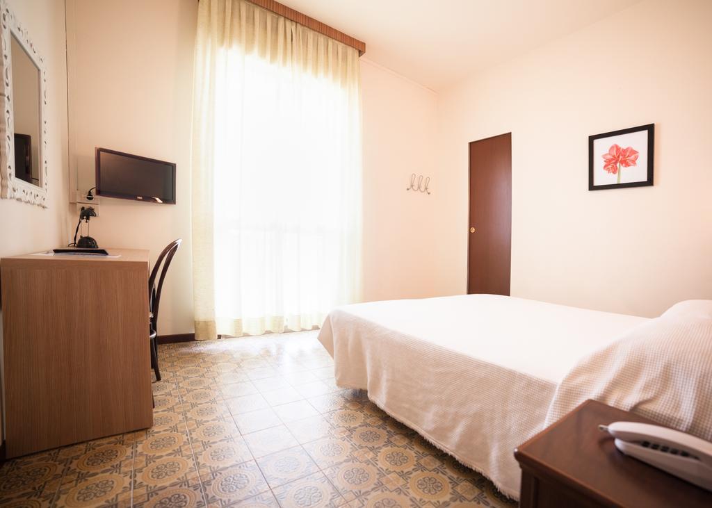 Hotel Metropol Pesaro Bagian luar foto